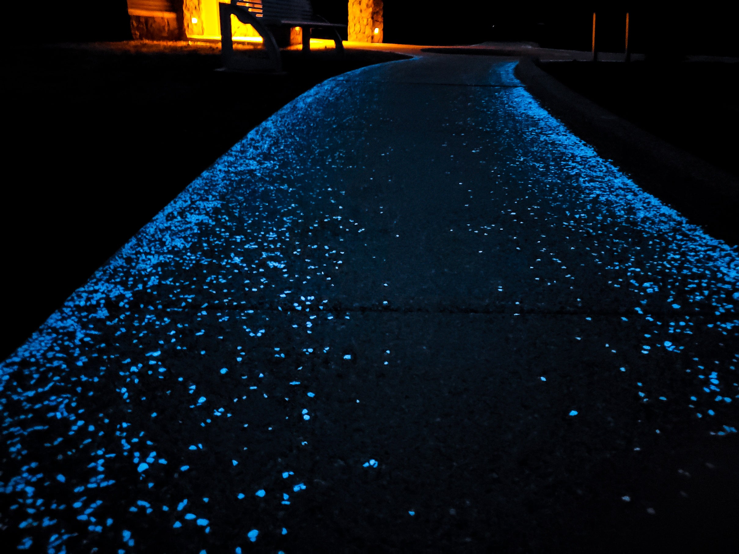 3-8mm Premium Grade Glow Rocks - Blue