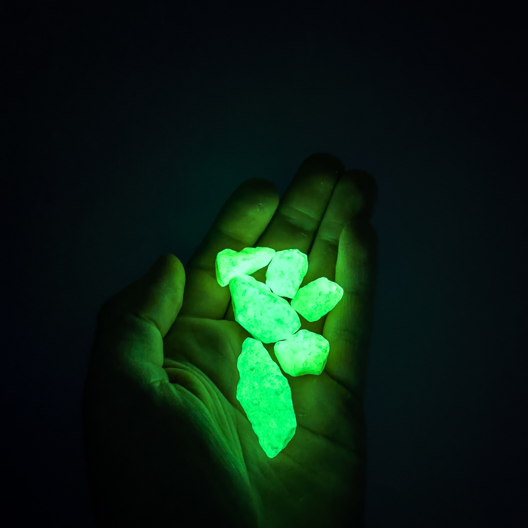 16-25mm Premium Grade Glow in the Dark Aggregates/ Glow Rocks / Glow Gravel / Glow Geodes / Landscaping / Glow chips / Glow Concrete / DIY
