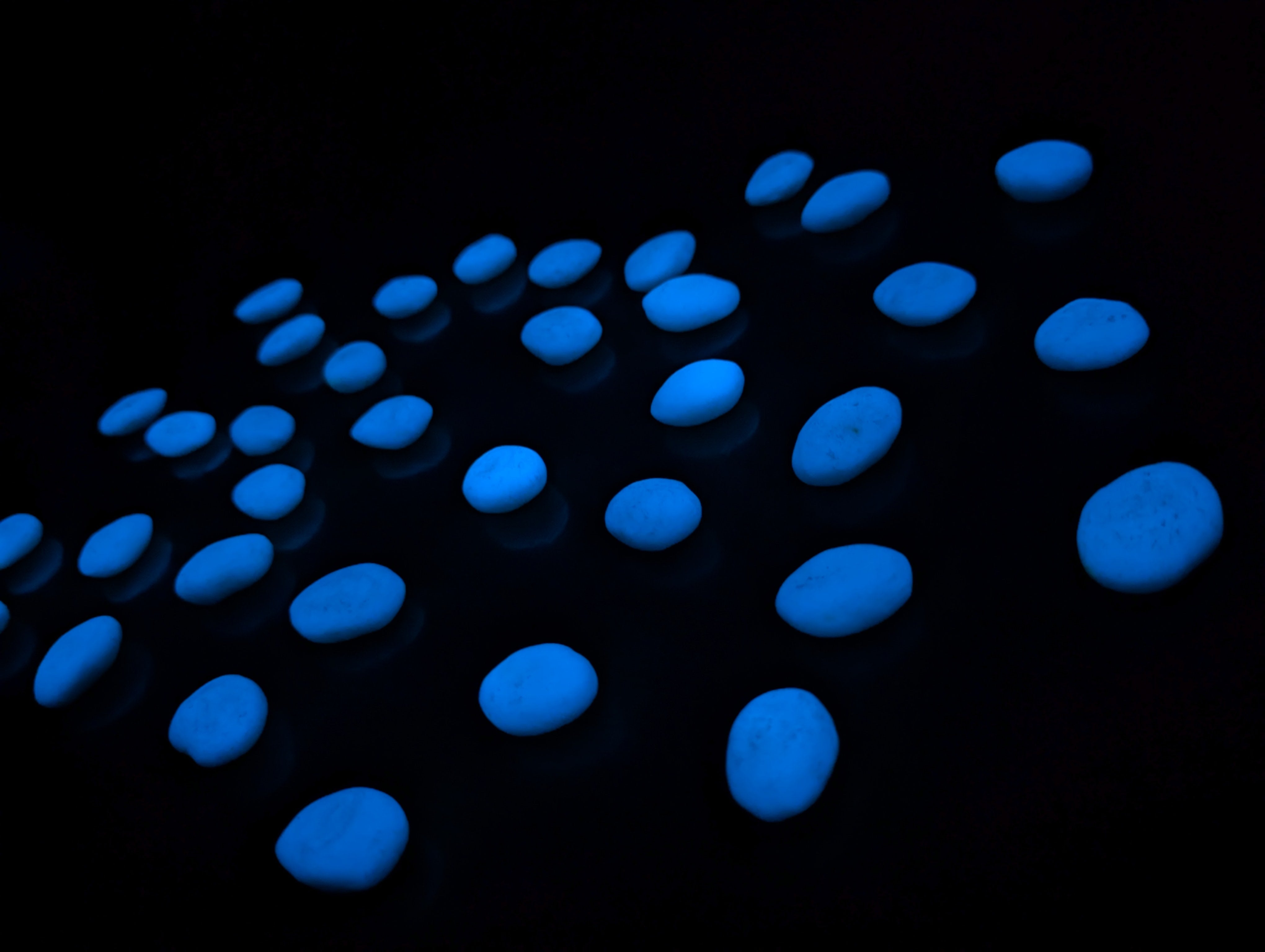 1" Glow Pebbles / Glow in the dark Pebbles / Landscaping Pebbles / Garden Stones / Eco-Friendly / Pebbles / Garden Decor / Decorative Stones