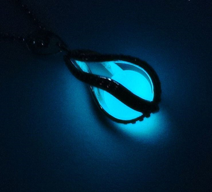 Glowing Pearl Necklace