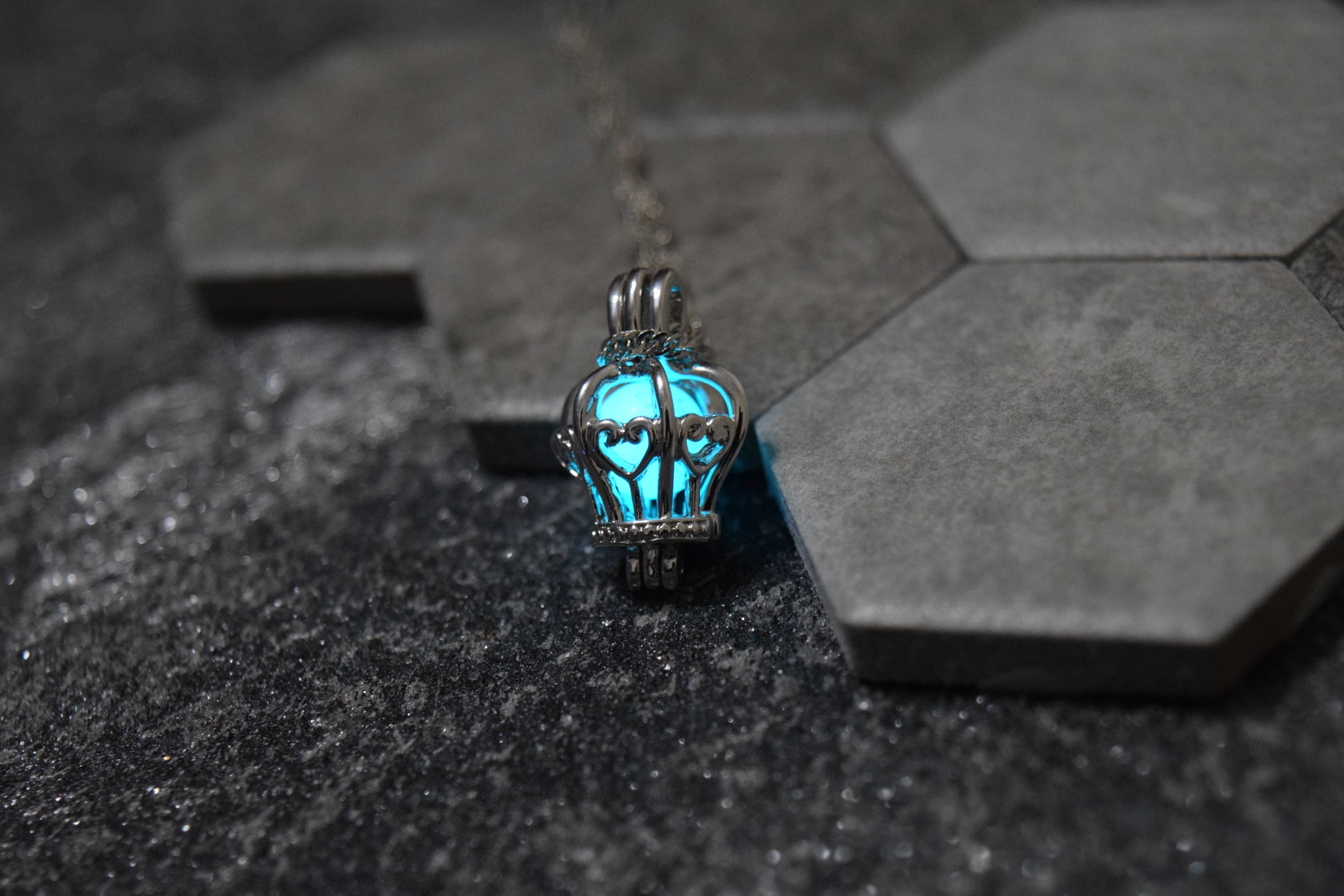 Create your own Glow in the Dark Driveway. With our Electricity-Free Glow in the dark products you can create your own photo-luminescent Glow in the Dark pathways, Glow in the Dark driveways, Glow in the Dark patios, Glow in the Dark Stones, Glow in the Dark House Numbers. Eco-Friendly Premium Grade Glow In The Dark Products. Reduce light pollution. #ItGlows #core glow