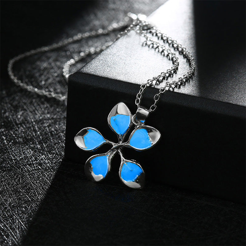 Glowing Flower Necklace